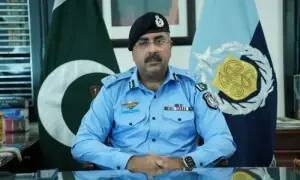 پاک فضائیہ کے گروپ کیپٹن عاصم طارق کے قاتل کو 9 گھنٹے میں گرفتار کرلیا: آئی جی اسلام آباد
