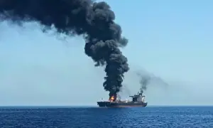 ایران سے بچ کر امریکا کے طے شدہ راستے پر جانے والے تیل کے بحری جہاز پر حملہ
