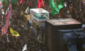 عراق کے شہر نجف میں شہید آیت اللہ خانہ ای کا جنازہ، لاکھوں افراد کی شرکت عراق کے شہر نجف میں شہید آیت اللہ خانہ ای کا جنازہ، لاکھوں افراد کی شرکت