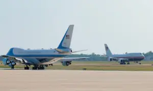 Scare Force One? Security questions swirl over Trump's new plane