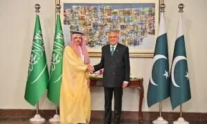 اسحاق ڈار کا سعودی وزیر خارجہ سے رابطہ، امریکا ایران کشیدگی پر اظہار تشویش اسحاق ڈار کا سعودی وزیر خارجہ سے رابطہ، امریکا ایران کشیدگی پر اظہار تشویش
