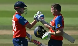 بٹلر اور بروک کی بھارت کیخلاف 233 رنز کی پارٹنرشپ، ریکارڈ کے انبار لگا دیے بٹلر اور بروک کی بھارت کیخلاف 233 رنز کی پارٹنرشپ، ریکارڈ کے انبار لگا دیے