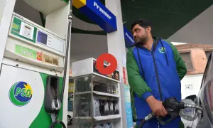 مہنگا پیٹرول اور 'نیا مافیا'