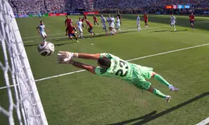 Spain battle past 10-man Argentina 1-0 in extra time to win World Cup Spain battle past 10-man Argentina 1-0 in extra time to win World Cup