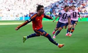 Spain battle past 10-man Argentina 1-0 in extra time Spain battle past 10-man Argentina 1-0 in extra time