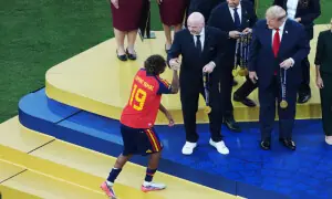 Boos as Trump and Infantino enter the field for trophy ceremony Boos as Trump and Infantino enter the field for trophy ceremony