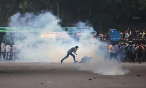 India youth group says protest to continue after Delhi clashes injure 180 India youth group says protest to continue after Delhi clashes injure 180