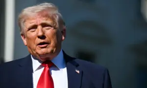 Trump warns Russia and China against arms sales to Iran