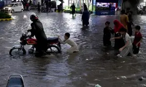 مون سون نے پنجاب کو لپیٹ میں لے لیا، حادثات اور سیلابی خطرات میں اضافہ مون سون نے پنجاب کو لپیٹ میں لے لیا، حادثات اور سیلابی خطرات میں اضافہ