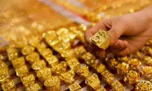 سونے کی قیمت میں ایک بار پھر زبر دست کمی، فی تولہ کتنے کا ہوگیا؟