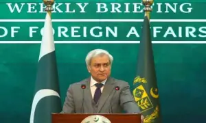 Pakistan working to bring US, Iran back to negotiating table: FO