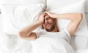 صبح اٹھتے ہی سر درد کیوں ہوتا ہے؟ اہم وجوہات اور بچاؤ کے آسان طریقے صبح اٹھتے ہی سر درد کیوں ہوتا ہے؟ اہم وجوہات اور بچاؤ کے آسان طریقے