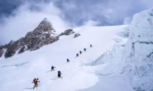 Four bodies recovered as Broad Peak search enters second day