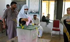 آزاد کشمیر انتخابات کا دوسرا مرحلہ: مظفرآباد ڈویژن کے 3 اضلاع میں پولنگ کا عمل شروع آزاد کشمیر انتخابات کا دوسرا مرحلہ: مظفرآباد ڈویژن کے 3 اضلاع میں پولنگ کا عمل شروع