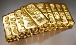 Gold price decline in local and global market