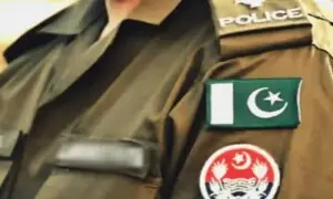 لاہور: ذہنی معذور لڑکی سے زیادتی، ایس ایچ او سمیت تھانے کے 78 اہلکار معطل لاہور: ذہنی معذور لڑکی سے زیادتی، ایس ایچ او سمیت تھانے کے 78 اہلکار معطل