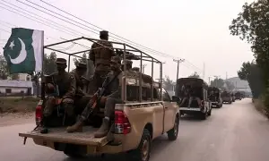 خیبرپختونخوا میں سیکیورٹی فورسز کی کارروائیاں، 10 دہشتگرد ہلاک خیبرپختونخوا میں سیکیورٹی فورسز کی کارروائیاں، 10 دہشتگرد ہلاک