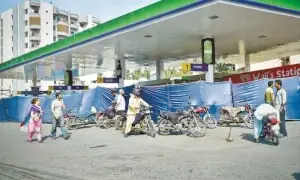 پیٹرول پمپس پھر بند ہونے کا خدشہ، ڈیلرز کا حکومت کو 72 گھنٹے کا الٹی میٹم