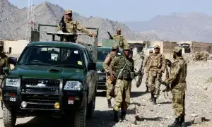 بلوچستان: بارودی مواد سے بھری گاڑی پھٹنے اور فورسز کی کارروائی میں 18 دہشت گرد ہلاک بلوچستان: بارودی مواد سے بھری گاڑی پھٹنے اور فورسز کی کارروائی میں 18 دہشت گرد ہلاک