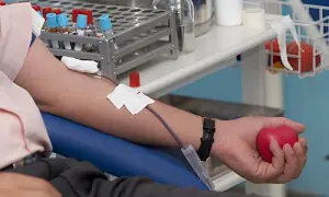 کون سا شخص خون عطیہ کر سکتا ہے اور کون نہیں؟ کون سا شخص خون عطیہ کر سکتا ہے اور کون نہیں؟
