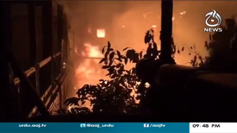 Breaking News : Fire broke out in Multan Sarafa market | Aaj News