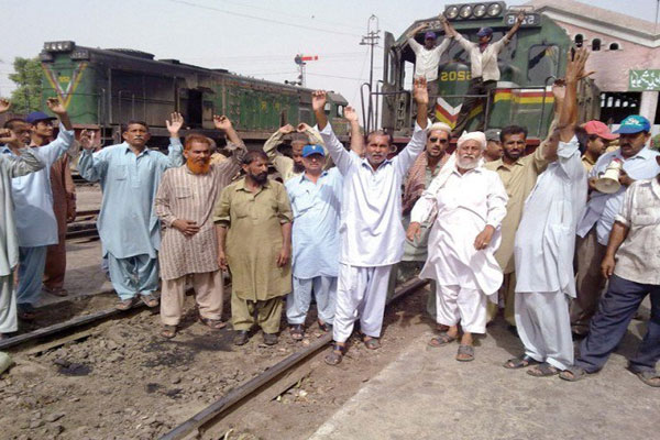 ریلوے ملازمین نجکاری کیخلاف سراپا احتجاج