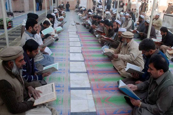 سانحہ پشاور کے شہدا کیلئے قرآن خوانی کا اہتمام