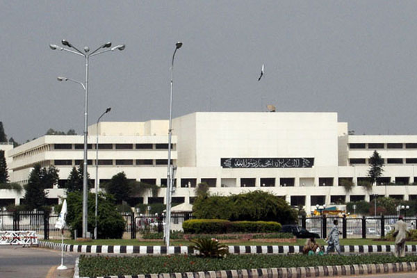 اسلام آباد:شہداءپشاور کی قربانی نے قوم کو متحد کردیا ،اراکین پارلیمنٹ