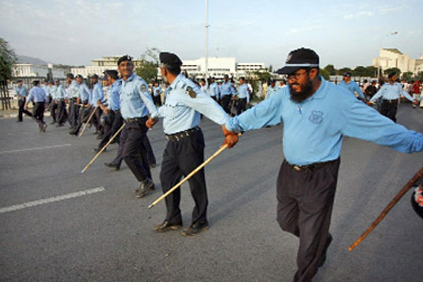 اسلام آباد:مظاہرین کیساتھ ناروا سلوک،ایس پی سٹی کو شوکاز نوٹس