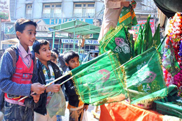 عید میلادالنبی پر شہر قائد کو سبز پرچموں سے سجادیا گیا