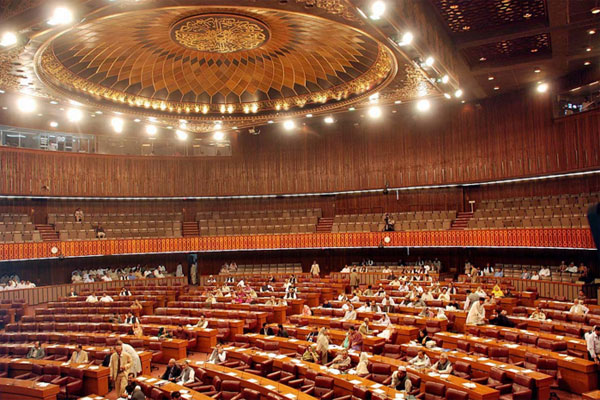 قومی اسمبلی :اے پی ایس شہداءکو خراج عقیدت ،قرار داد منظور