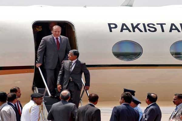 وزیراعظم نوازشریف 2 روزہ دورے پر ترکمانستان پہنچ گئے