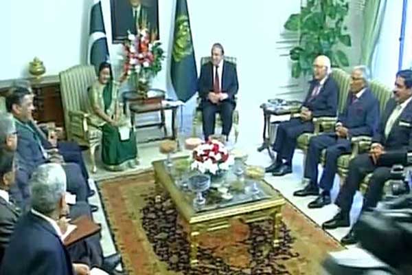 وزیر اعظم نواز شریف سے سشما سوراج کی ملاقات