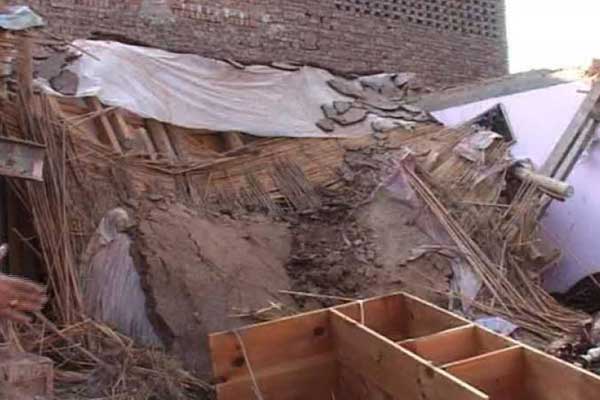 ہری پور اور خیبر ایجنسی میں مکانات کی چھتیں منہدم،2 افراد جاں بحق