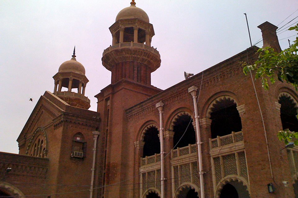 لاہور:عدالت کابچوں کوزمیندار کی قید سے بازیاب کرانیکا حکم