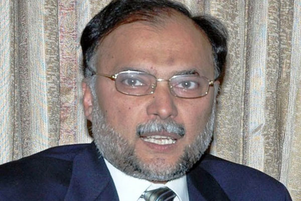 اکثر ٹاک شوز لوگوں میں مایوسی پھیلا رہے ہیں،احسن اقبال