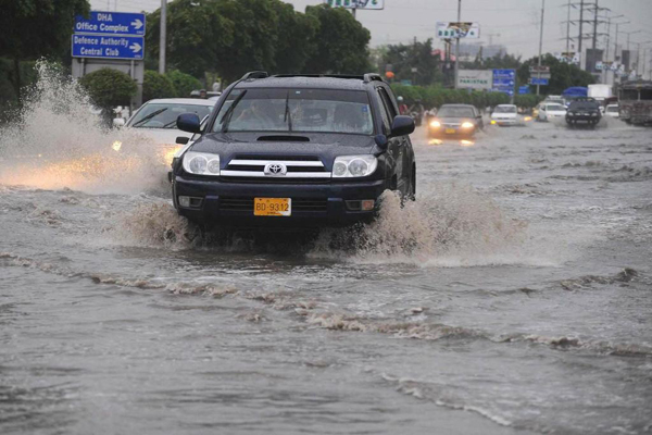 کراچی:بارش کے بعد شہریوں کی مشکلات میں اضافہ