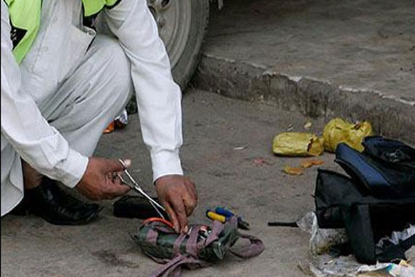 پشاور اور بنوں میں سات بم ناکارہ بنا دیئے گئے