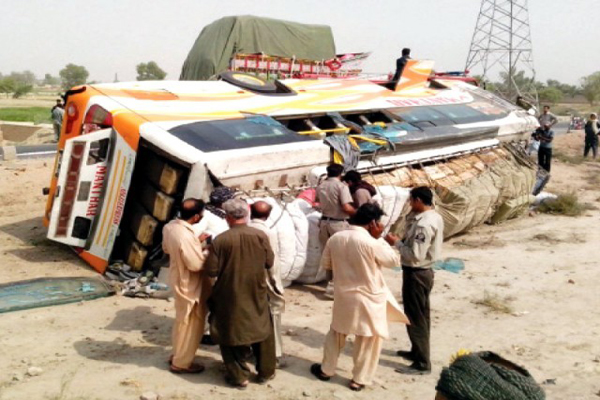 خضدارکےقریب ٹریفک حادثہ،دو افراد جاں بحق