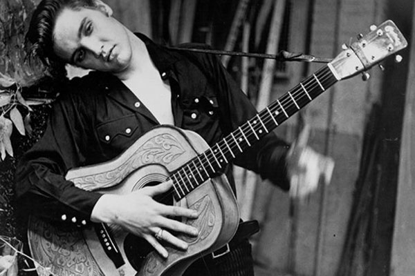 امریکا :ایلوس پریسلے کا گٹار دو لاکھ سترہزار ڈالر میں نیلام