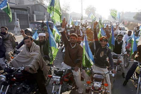 اقتصادی راہداری منصوبے میں تبدیلی کیخلاف جے آئی کا دھرنا