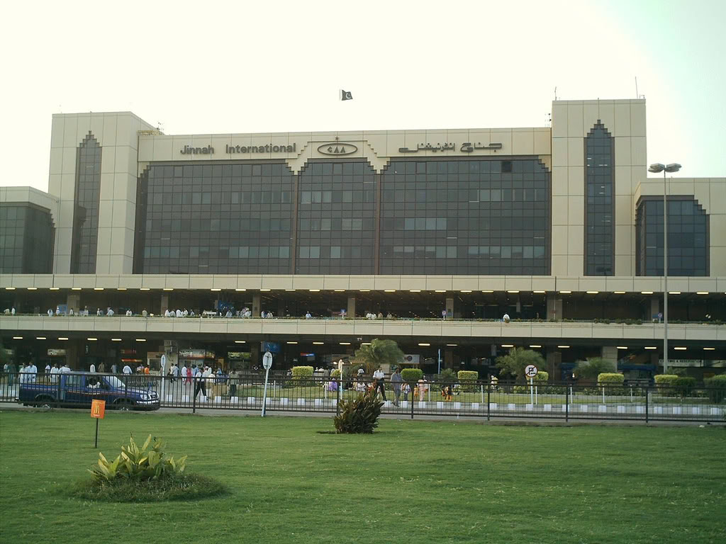 بغیر تصدیق ایئر پورٹ پر اترنے کی کوشش ناکام
