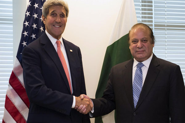 وزیر اعظم نواز شریف اور جان کیری میں ٹیلی فونک بات چیت