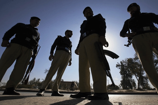 خیرپورمیں سرچ آپریشن،ایک اہلکار شہید،ایک ڈاکو ہلاک