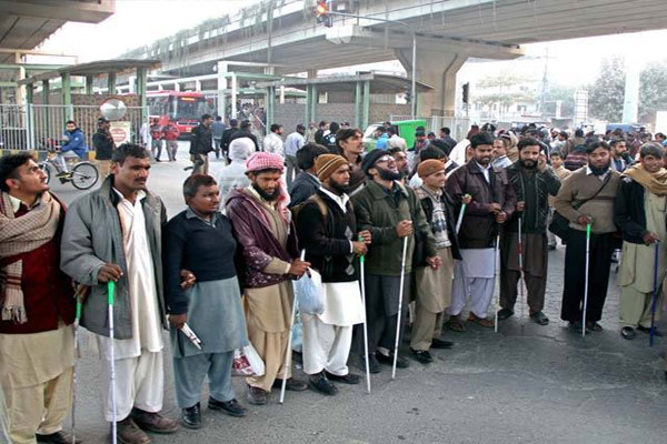 لاہورمیں نابینا افراد کا دوسرے روز بھی احتجاج
