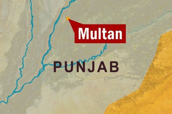 ملتان :دھڑ جڑی بچیوں کا معائنہ متوقع