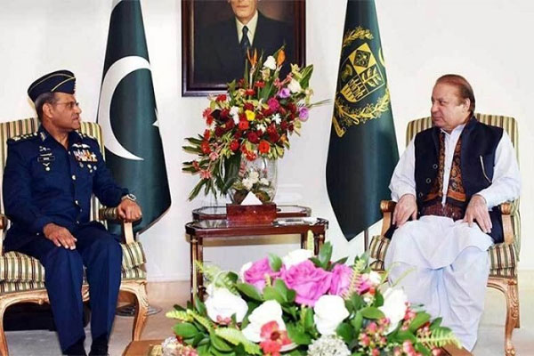 وزیراعظم سے ایئر چیف سہیل امان اور ملیحہ لودھی کی ملاقات