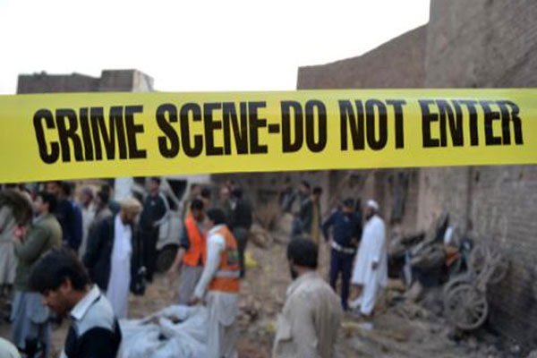 پشاورمیں فورسز کی گاڑی پرخودکش حملہ،12 افراد شہید