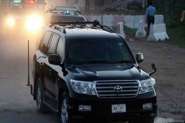 خیر پور :تعلیم پر اجلاس ،وی آئی پی کلچر واضح نظر آیا