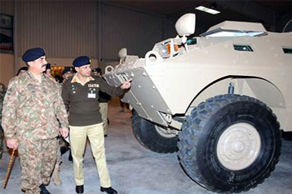 آرمی چیف کا ٹیکسلا میں ہیوی مکینیکل کمپلیکس کادورہ